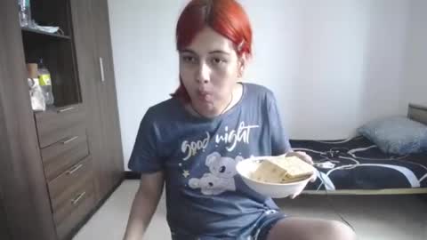 Snapshot of pia_alonzo30 chatting on April 15, 2026, 5:31 pm izzy online show from April 15, 2026, 5:31 pm