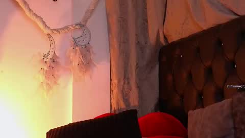  PIA FISHER  online show from February 9, 2026, 1:09 am