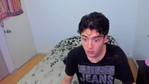 picaszomilos350 online show from March 3, 2026, 6:41 am