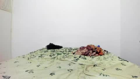 picaszomilos350 online show from April 6, 2026, 6:03 am