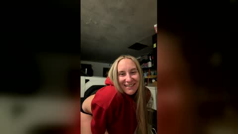 Snapshot of piercedsahm chatting on June 1, 2026, 5:53 am piercedsahm online show from June 1, 2026, 5:53 am