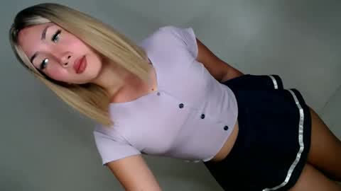 Snapshot of pillow_whispers chatting on February 25, 2026, 9:13 pm jane online show from February 25, 2026, 9:13 pm