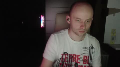 Bee online show from December 7, 2024, 11:56 pm