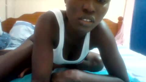 pinah1997 online show from February 13, 2025, 7:45 am