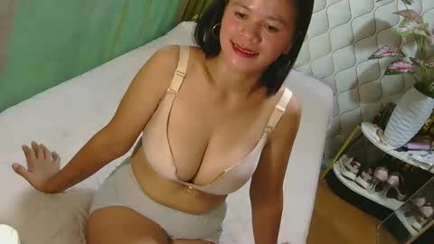 Snapshot of pinay_flor chatting on April 25, 2026, 12:46 am IM FLOR online show from April 25, 2026, 12:46 am