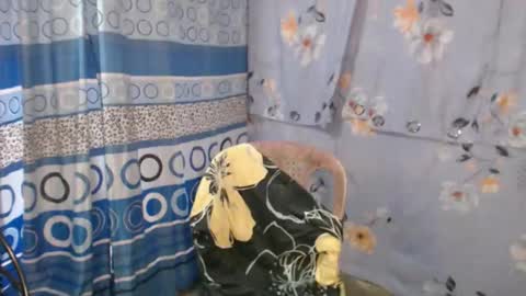 Snapshot of pinay_singlemomxs chatting on February 14, 2026, 6:21 am pinay_singlemomxs online show from February 14, 2026, 6:21 am