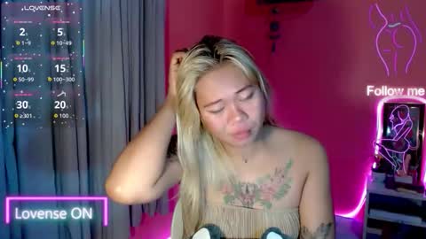 Snapshot of pinay_sweetlenatashaxx chatting on September 25, 2025, 6:44 pm call me natasha online show from September 25, 2025, 6:44 pm