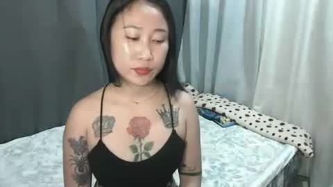 yumie  online show from April 9, 2026, 12:32 am