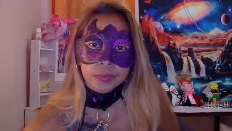 pinaymorena_renelda online show from April 7, 2026, 1:44 pm