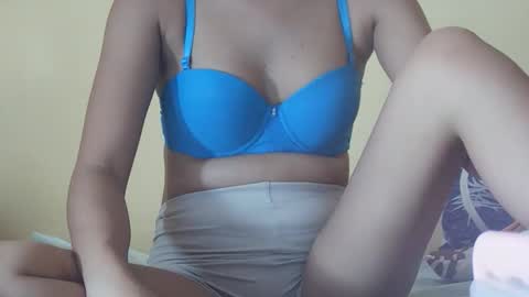 pinaysweet_couple online show from November 12, 2025, 3:29 am