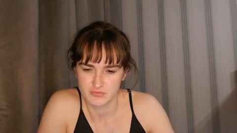 Snapshot of pineapple__mood chatting on May 20, 2026, 4:46 pm online show from May 20, 2026, 4:46 pm