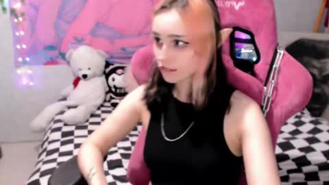Snapshot of pineapple_dope chatting on May 12, 2026, 10:29 pm Nancy online show from May 12, 2026, 10:29 pm