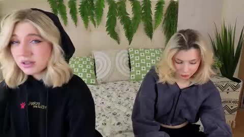 Snapshot of pinkadele chatting on October 2, 2025, 8:43 am Adele online show from October 2, 2025, 8:43 am