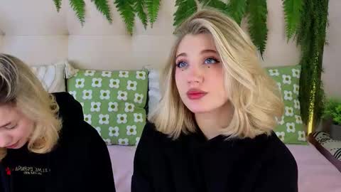 Snapshot of pinkadele chatting on October 16, 2025, 8:59 am Adele online show from October 16, 2025, 8:59 am