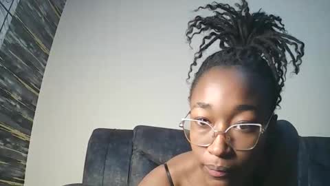 PinkyAura online show from February 12, 2026, 12:22 pm