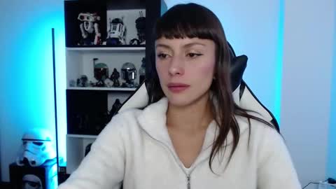 Emily online show from September 18, 2025, 9:28 pm