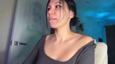 Snapshot of pinkdollylovv chatting on October 27, 2025, 10:14 pm pinkdollylovv online show from October 27, 2025, 10:14 pm