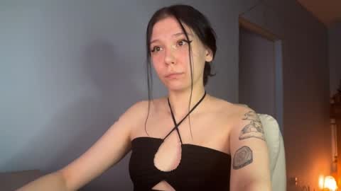 pinkdollylovv online show from May 19, 2026, 8:48 pm