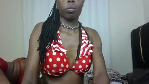 Snapshot of pinkie_ponny chatting on February 14, 2025, 11:42 am Pinkie online show from February 14, 2025, 11:42 am