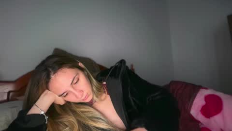 Snapshot of pinkilola chatting on May 16, 2026, 1:43 pm Pinkilola online show from May 16, 2026, 1:43 pm