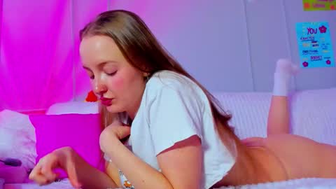 Mila online show from February 25, 2026, 8:24 am