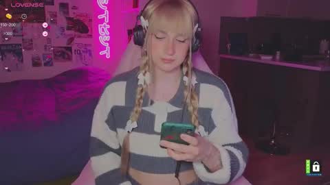 pinkvenom_ online show from February 28, 2026, 3:24 pm