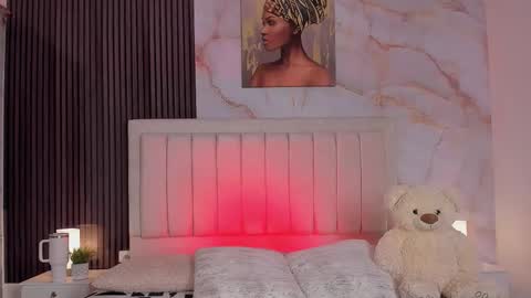 Snapshot of pinky_peach_ chatting on November 8, 2025, 3:39 am Peachy online show from November 8, 2025, 3:39 am