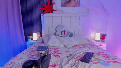 Snapshot of pinky_peach_ chatting on July 18, 2026, 3:33 am Peachy online show from July 18, 2026, 3:33 am