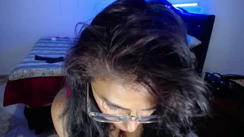 Snapshot of pinky_pinky_ chatting on January 17, 2025, 1:15 am VIOLETA LOPEZ online show from January 17, 2025, 1:15 am