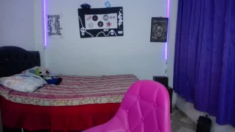 Snapshot of pinky_pinky_ chatting on November 29, 2025, 2:53 pm VIOLETA LOPEZ online show from November 29, 2025, 2:53 pm