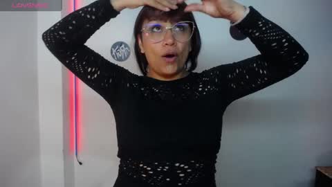 Snapshot of pinky_pinky_ chatting on May 10, 2026, 6:13 pm VIOLETA LOPEZ online show from May 10, 2026, 6:13 pm