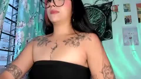 pinky_promiseex online show from June 25, 2026, 11:20 pm