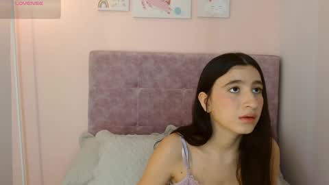 Perla online show from April 1, 2026, 2:25 pm