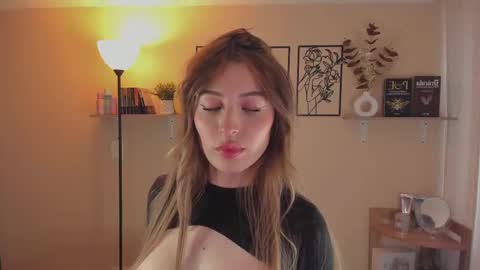 Emma online show from February 9, 2025, 10:43 pm