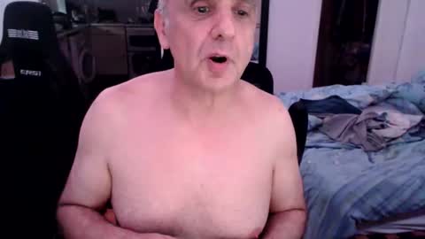 Snapshot of pip10 chatting on October 4, 2025, 4:49 pm pip10 online show from October 4, 2025, 4:49 pm