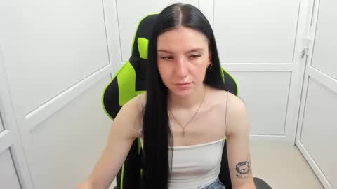 Snapshot of piper_smilee chatting on June 7, 2026, 6:28 am Piper online show from June 7, 2026, 6:28 am