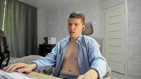 Snapshot of pirremeow chatting on May 21, 2026, 9:38 am Pierre online show from May 21, 2026, 9:38 am