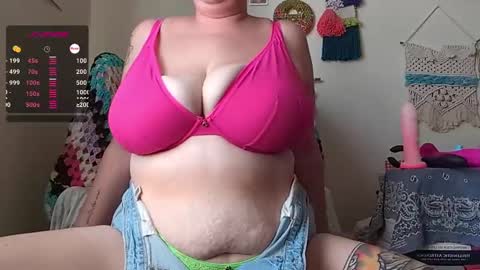 Em online show from December 15, 2024, 9:42 pm