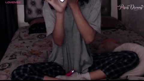 Snapshot of piscis_dreams chatting on July 9, 2026, 11:25 am PiscisDreams online show from July 9, 2026, 11:25 am