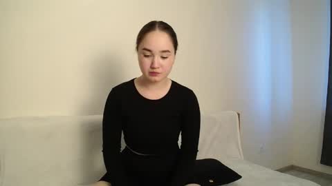 Snapshot of pixie____ chatting on May 18, 2026, 2:12 pm Lily online show from May 18, 2026, 2:12 pm