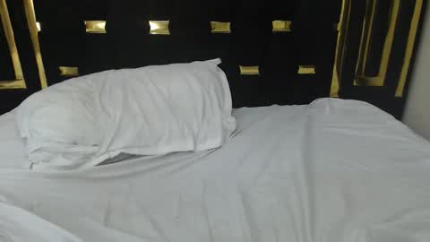 Snapshot of pixietease1 chatting on February 14, 2026, 6:37 pm pixietease1 online show from February 14, 2026, 6:37 pm