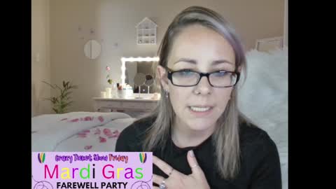 Lynn online show from December 11, 2024, 3:15 pm