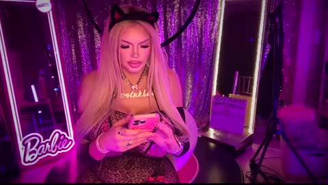 Snapshot of plasticfuckdoll chatting on January 26, 2025, 1:41 am Dumb bimbo fuck doll online show from January 26, 2025, 1:41 am