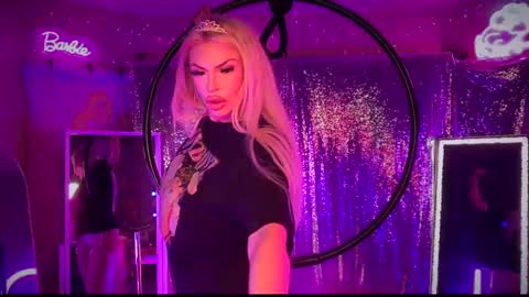 Snapshot of plasticfuckdoll chatting on January 31, 2025, 8:01 am Dumb bimbo fuck doll online show from January 31, 2025, 8:01 am