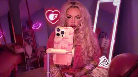 Snapshot of plasticfuckdoll chatting on November 6, 2025, 12:55 am Dumb bimbo fuck doll online show from November 6, 2025, 12:55 am