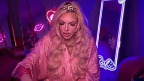 Snapshot of plasticfuckdoll chatting on November 7, 2025, 11:27 pm Dumb bimbo fuck doll online show from November 7, 2025, 11:27 pm