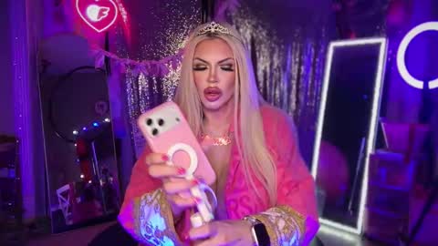 Snapshot of plasticfuckdoll chatting on February 22, 2026, 2:24 am Dumb bimbo fuck doll online show from February 22, 2026, 2:24 am