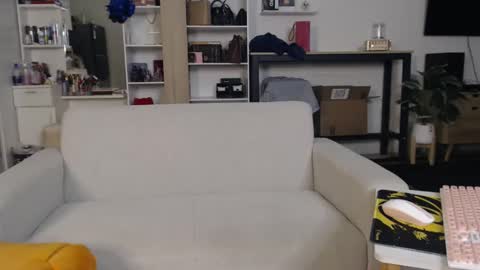 plasticgirll online show from December 27, 2024, 4:54 pm