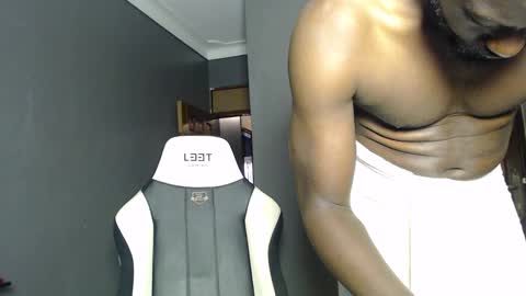 Snapshot of playboytit chatting on October 9, 2025, 7:06 am playboytit online show from October 9, 2025, 7:06 am