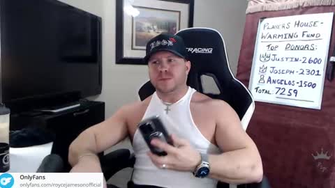 Snapshot of player2pawns chatting on February 21, 2025, 6:40 am Player online show from February 21, 2025, 6:40 am